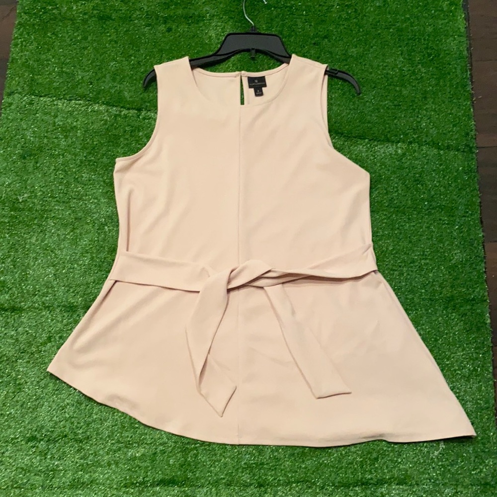 Ladies Sleeveless Shirt